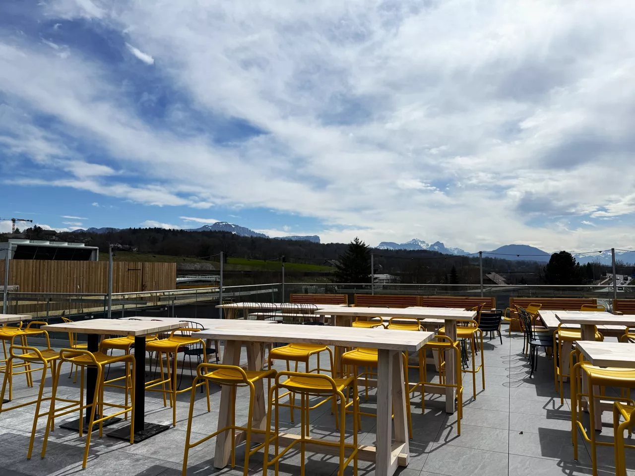 Rooftop La Grange Society - vue sur les Alpes, Annecy Nord